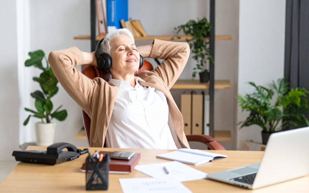 Achtsamkeit im Arbeitsalltag: Die 10 besten Mini-Rituale für hochsensible Frauen in Führung